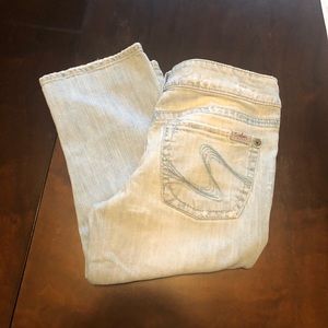 Silver jeans. Carmen cropped jeans.